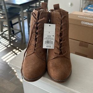 Brand new never worn 7.5 women booties.